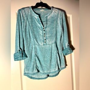 Jane and Delaney Women’s Blue Long Sleeve Top